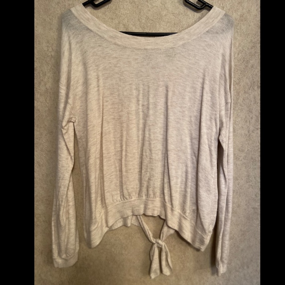 Long sleeve shirt with back side cut out